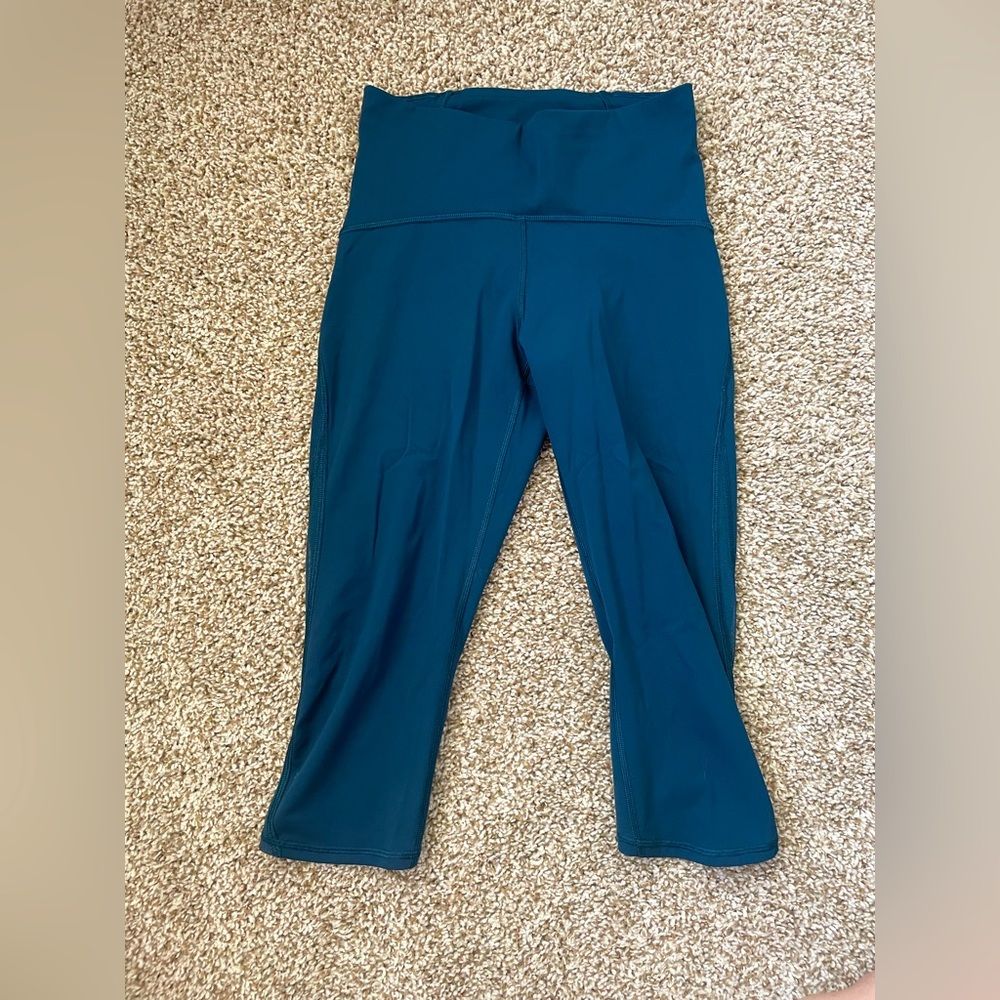 Lululemon High Waisted Leggings Cropped Tight Fit
